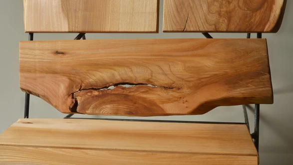 Fauteuil design en bois naturel